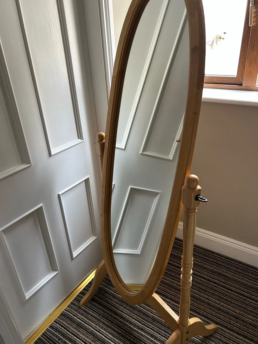 Full length mirror on stand - Image 1