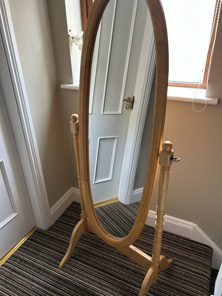 Full length mirror on stand - Image 3