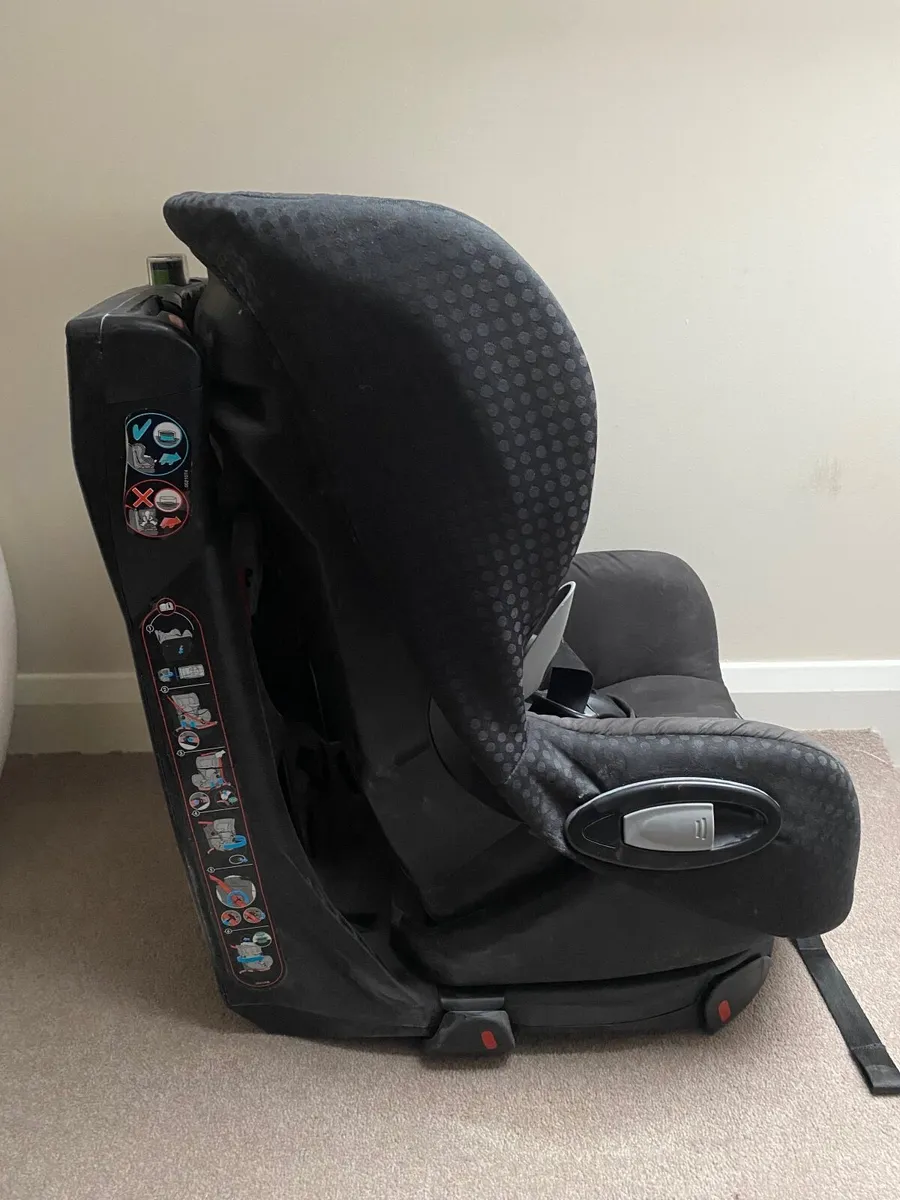 Maxi Cosi Axiss 2nd Stage Car seat - Image 1