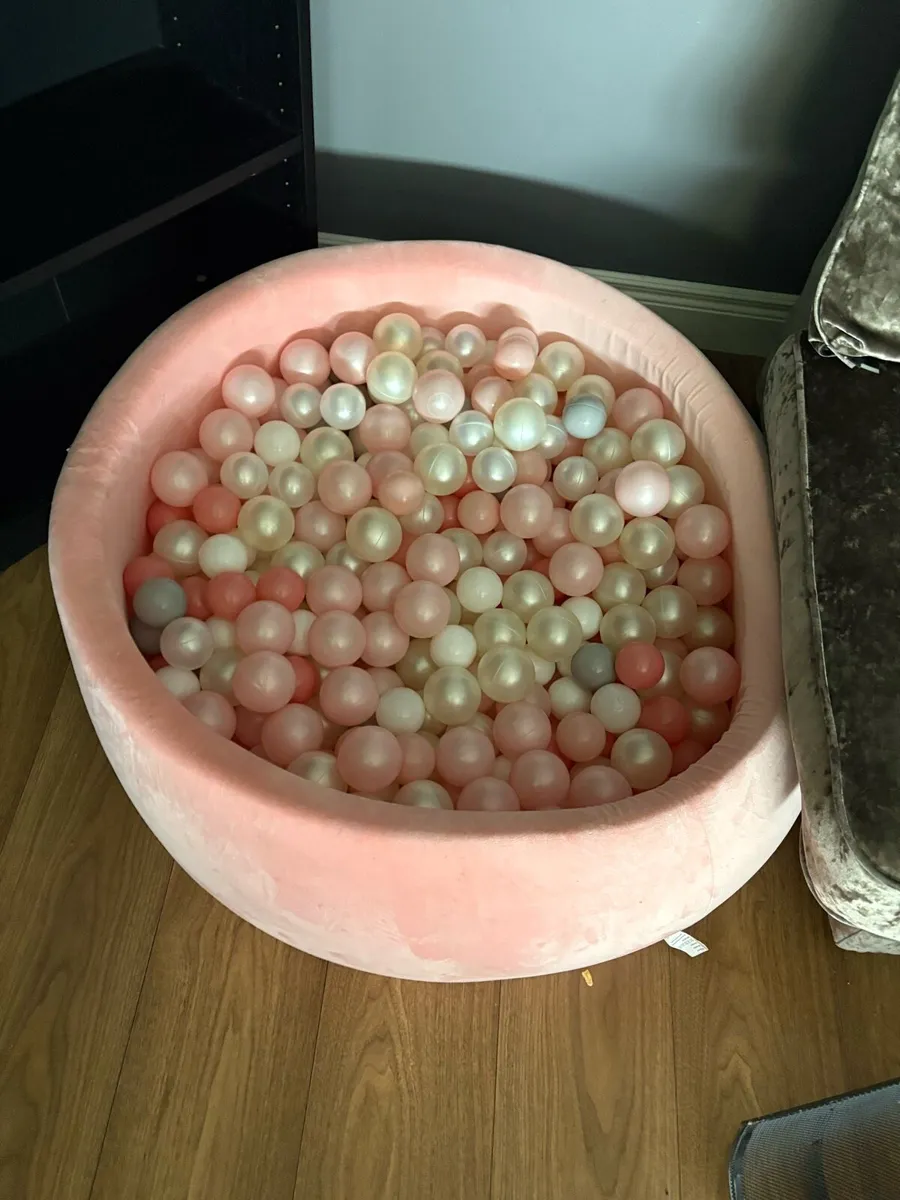Ball pit