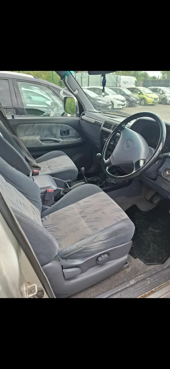 Toyota Land Cruiser - Image 3
