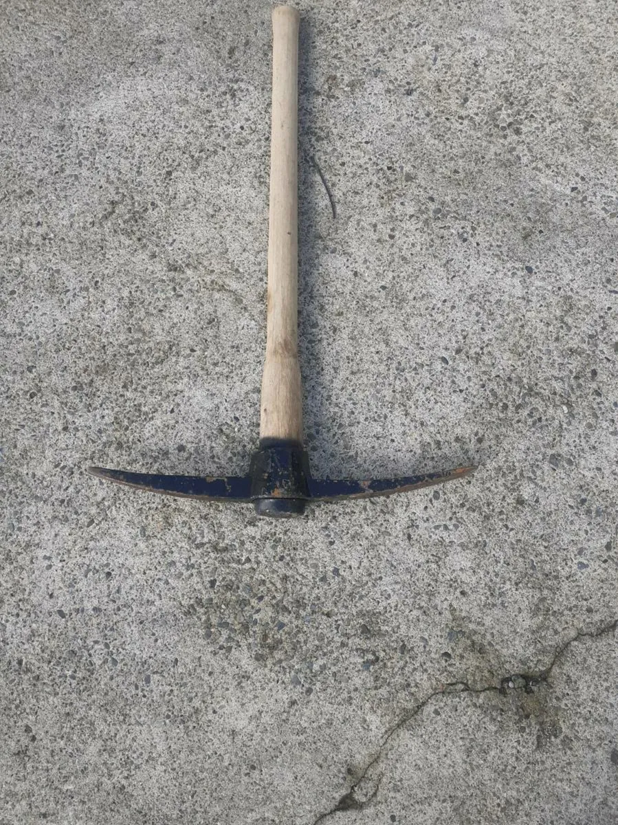 Pick axe