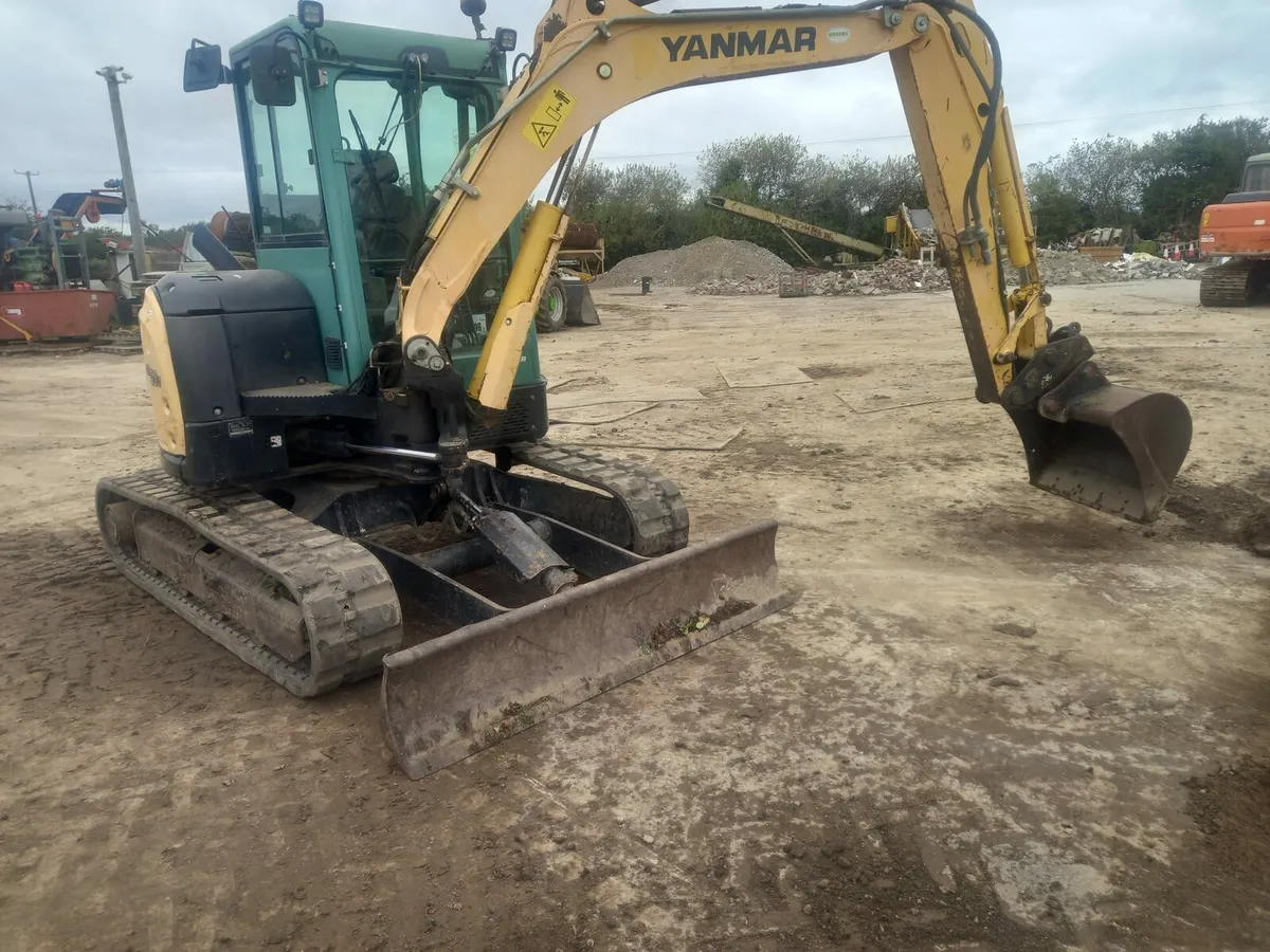 Mini Digger Yanmar ViO 50U - Image 1