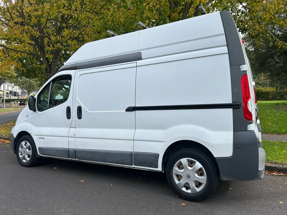 Renault Trafic 2.0 DCI - Image 4