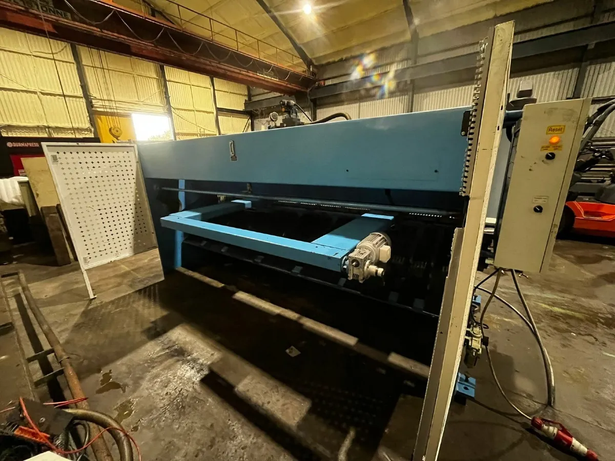 Edwards Pearson SBS NC 4x3200 Guillotine - Image 3