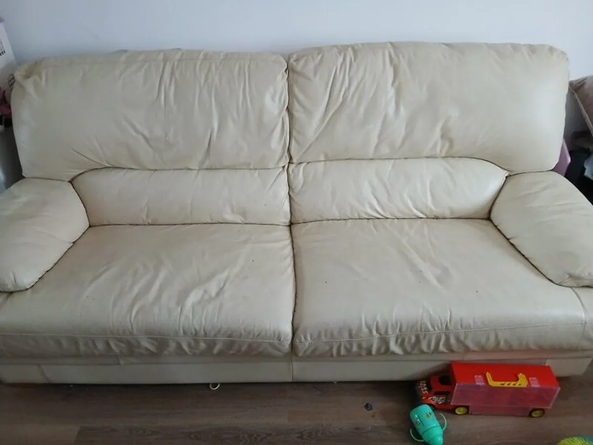 2 &3 seaters leather couch - Image 4