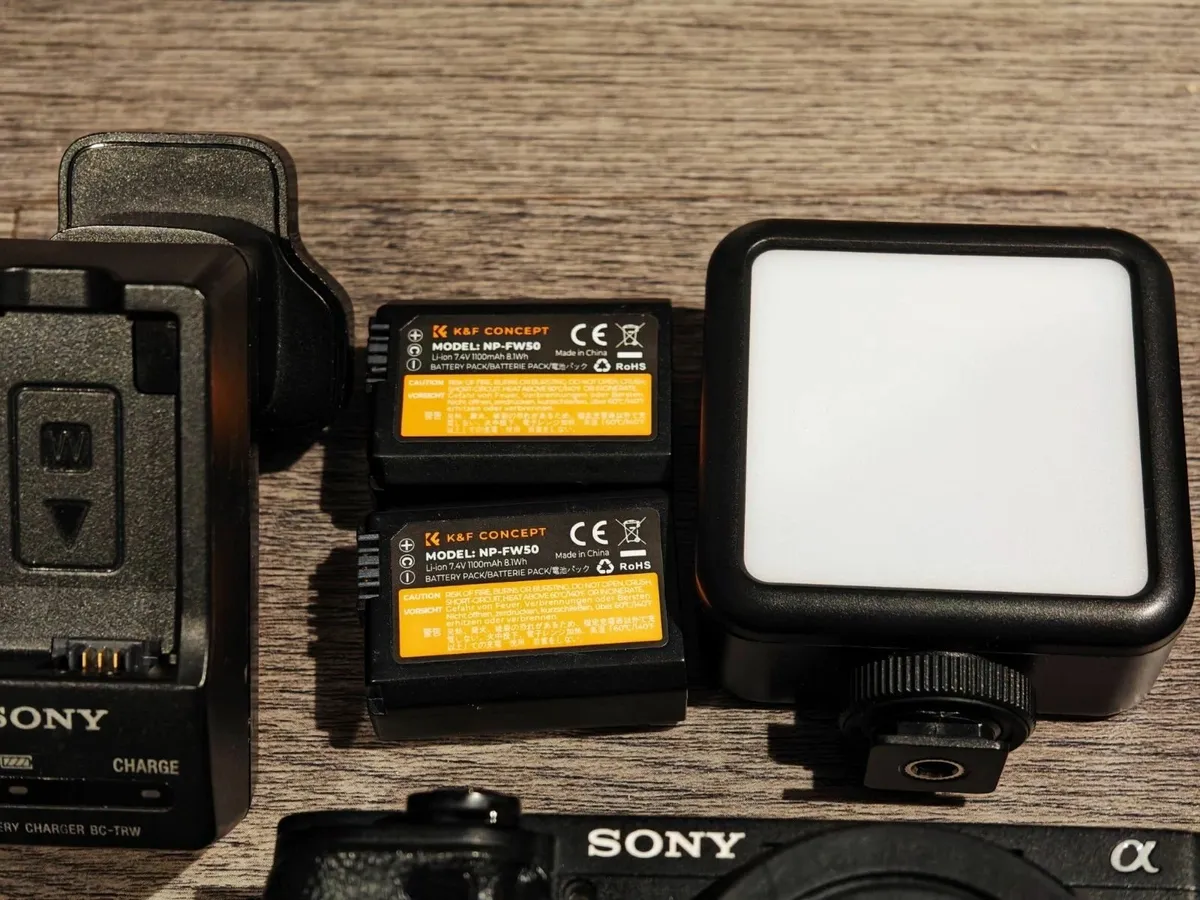 Sony A6400 Camera with 16-50mm Lens Bundle - Image 4