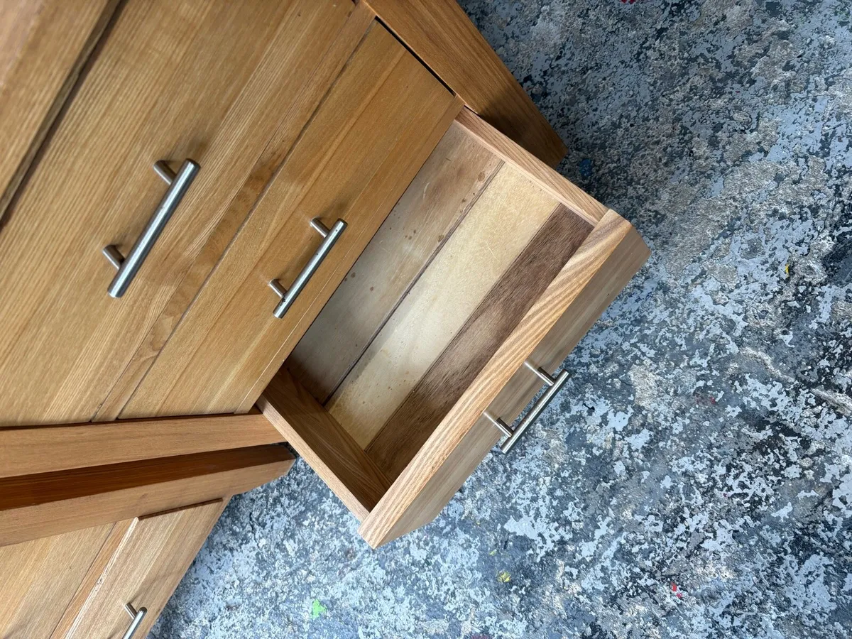 Pair of bedside lockers - Image 2