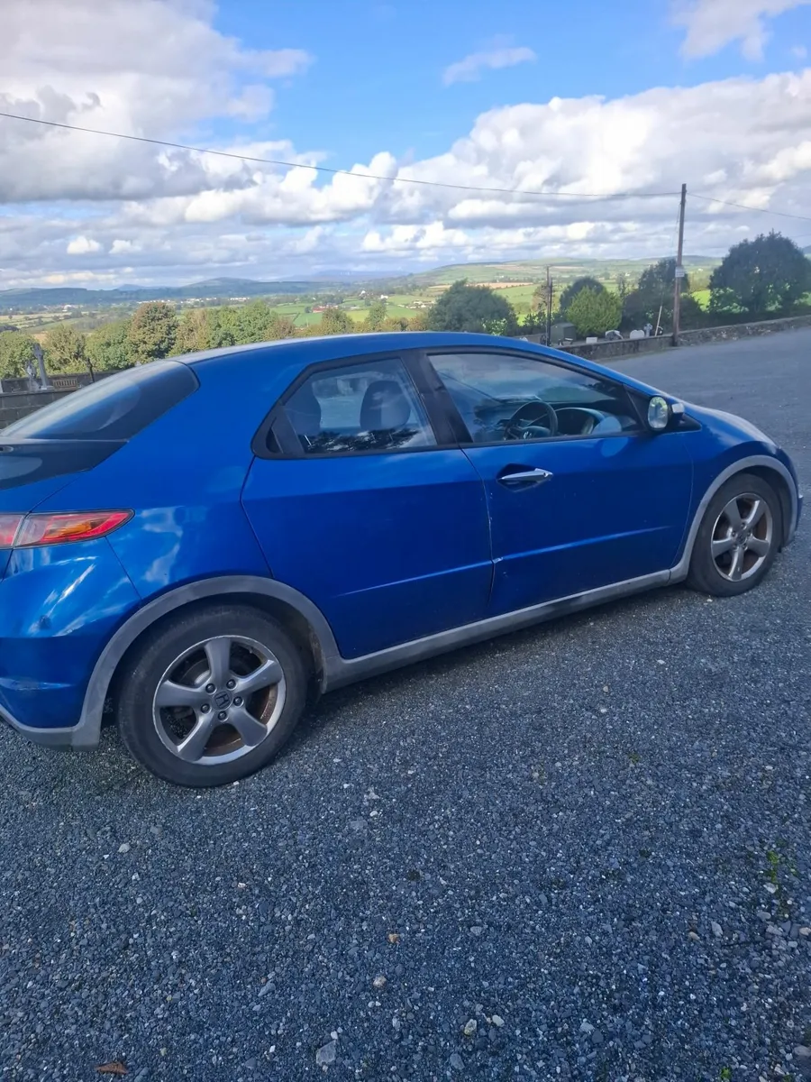 Car - Image 3