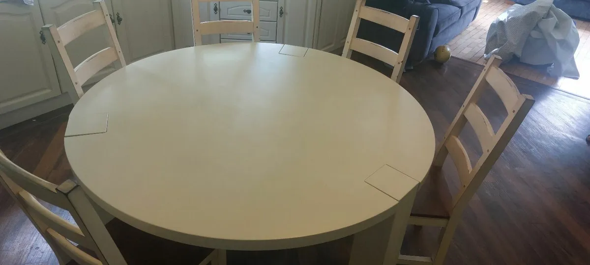 Kitchen table Round 1.5m - Image 2