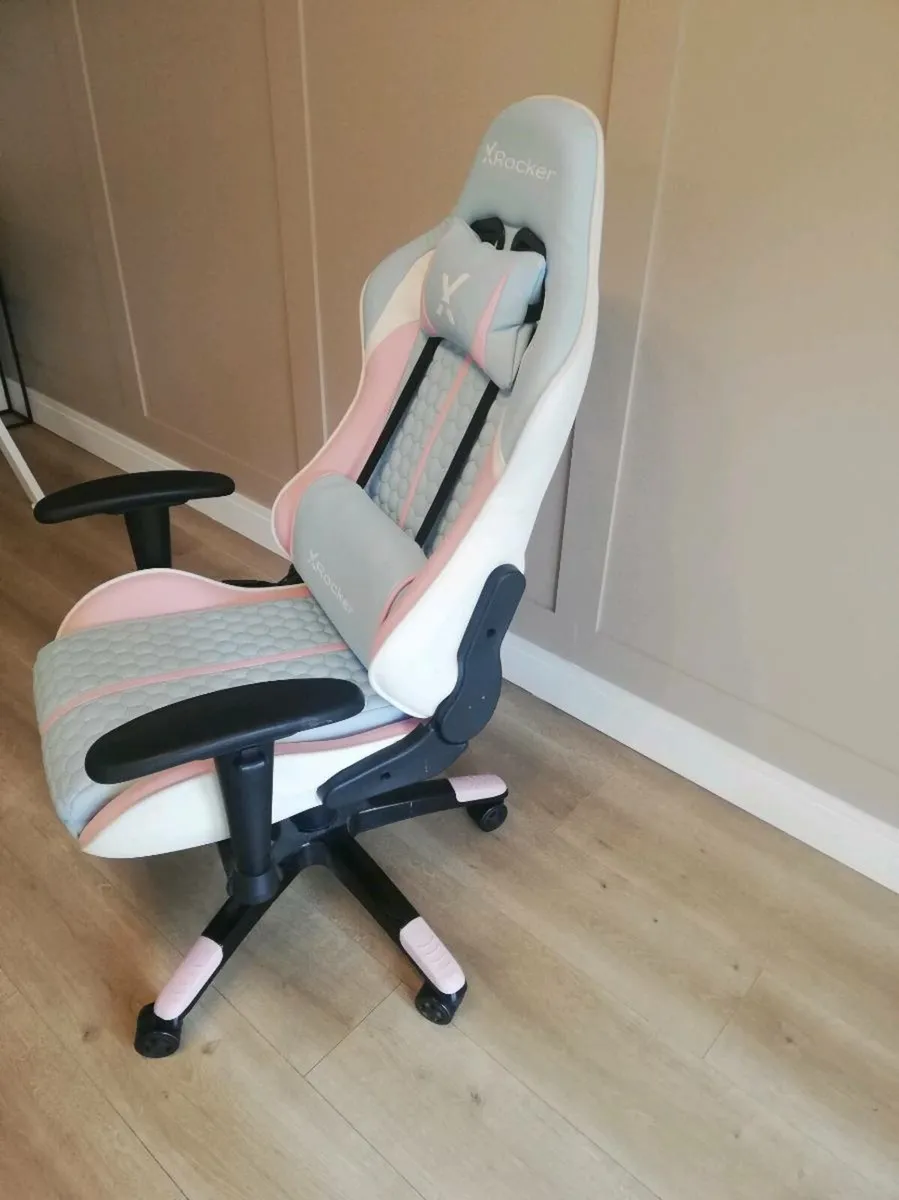Gaming desk and chair - Image 2