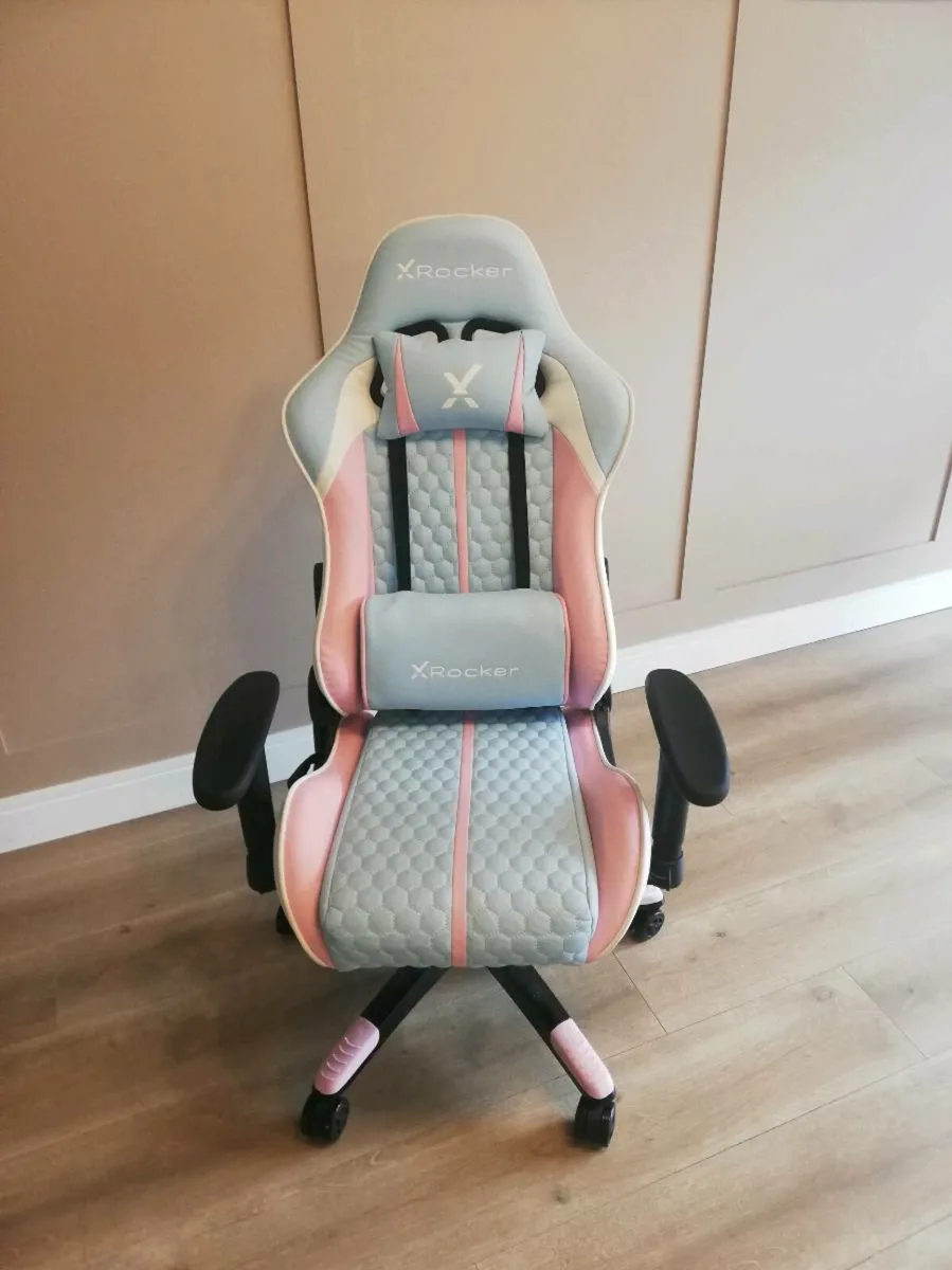 Gaming desk and chair - Image 3