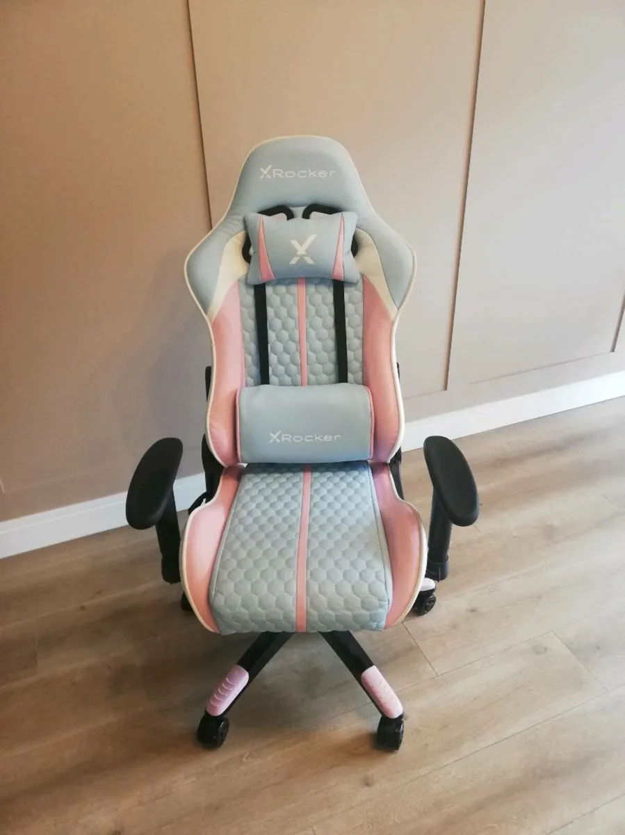Gaming desk and chair - Image 4