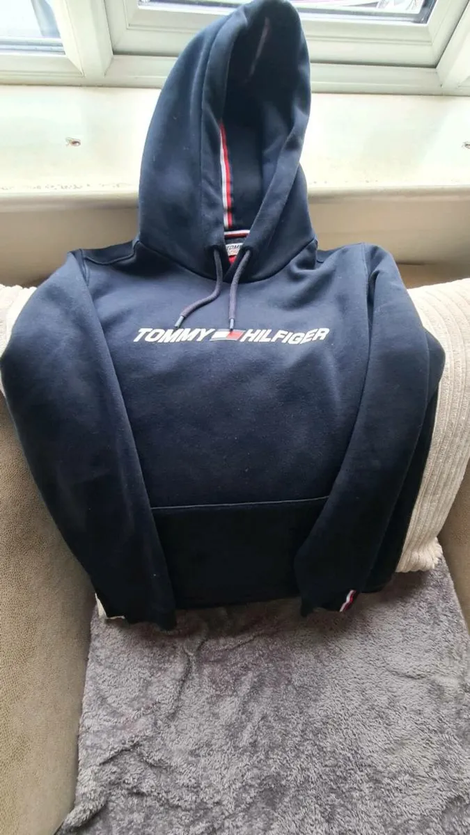 Tommy hilfiger hoodie - Image 3