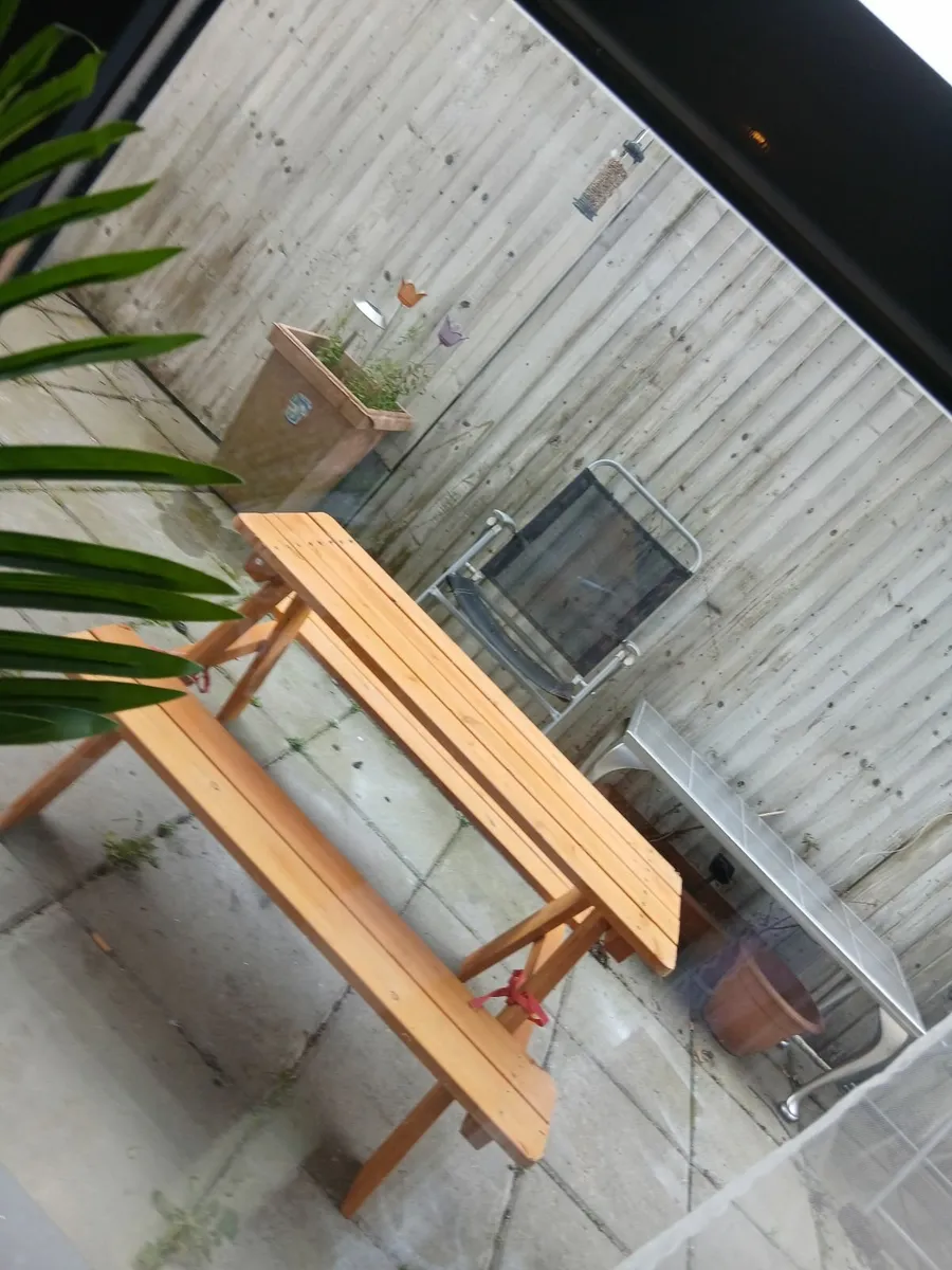 Childs Picnic bench. - Image 1