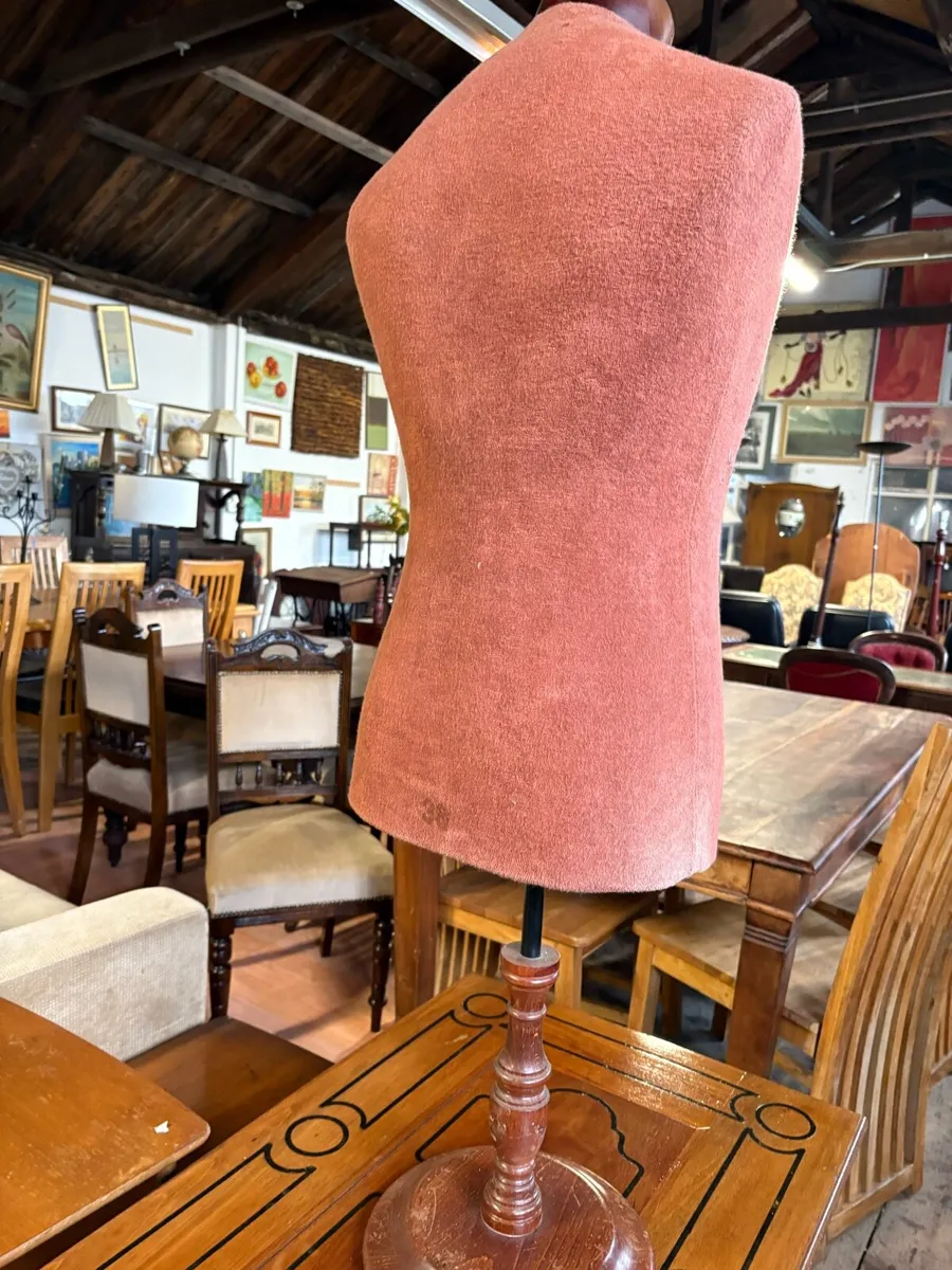 Men’s clothing horse - Image 1
