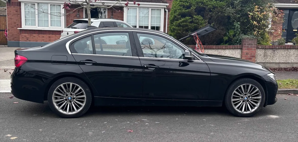 BMW 3-Series 2017 - Image 1