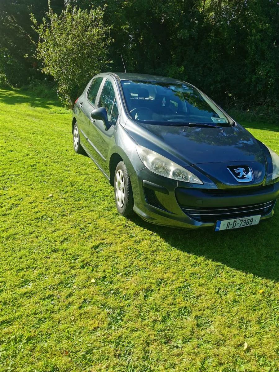 Peugeot 208 - Image 1