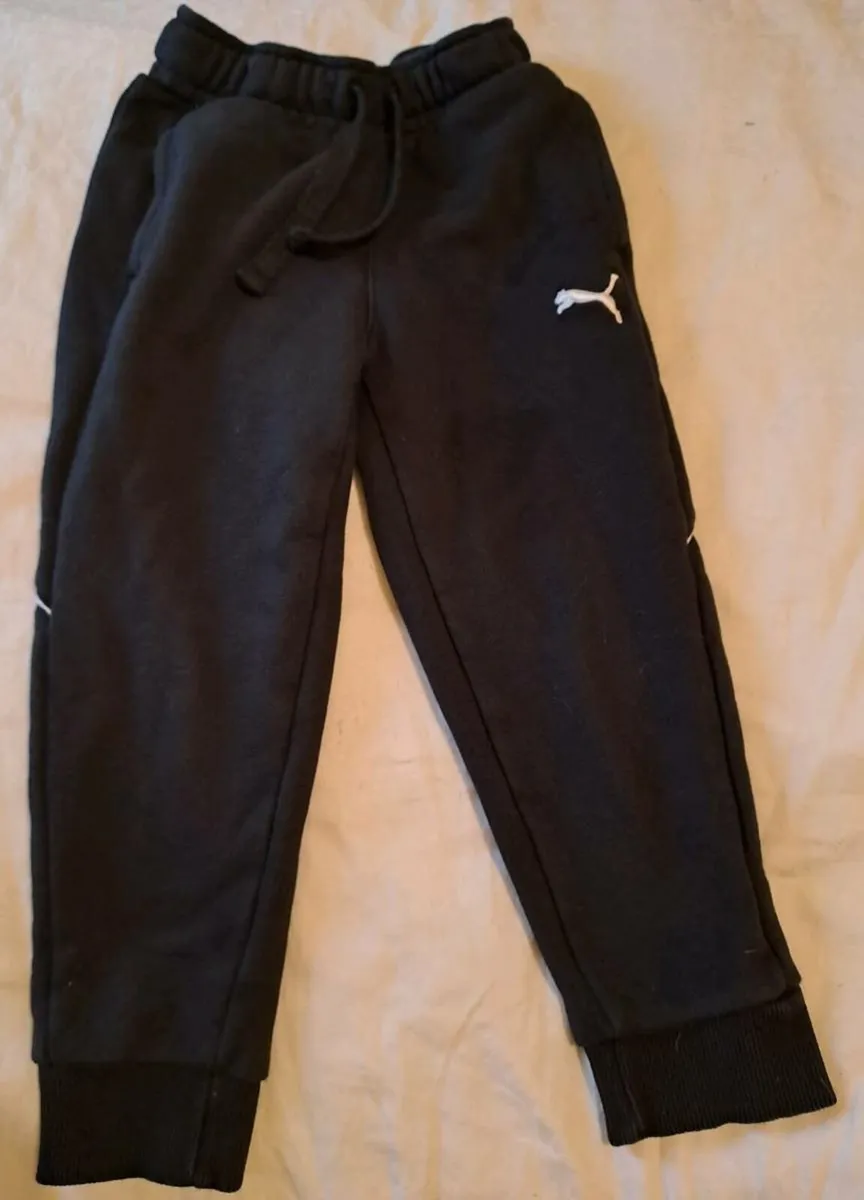 Puma tracksuit bottoms 5 to 6 y - Image 1