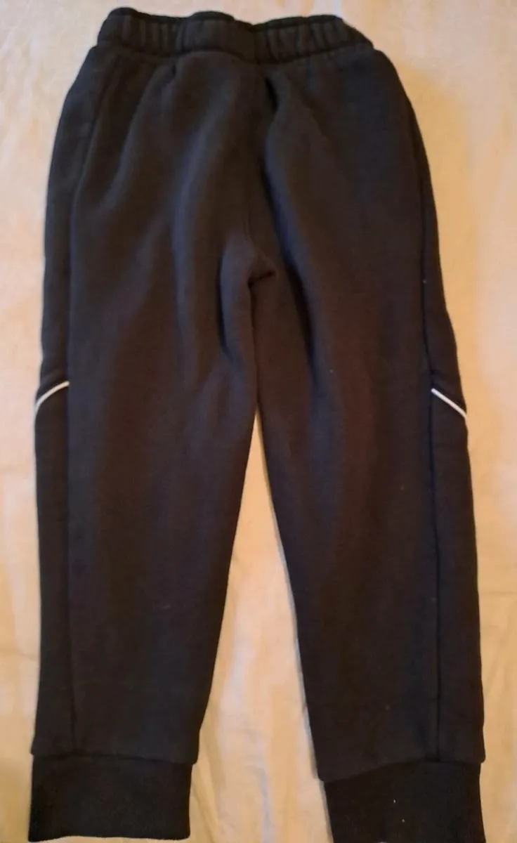 Puma tracksuit bottoms 5 to 6 y - Image 2