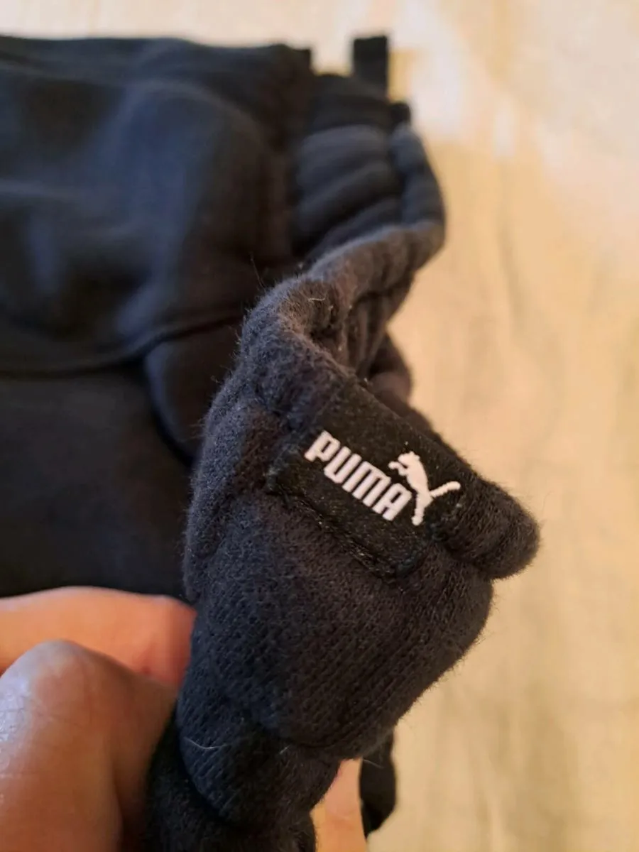 Puma tracksuit bottoms 5 to 6 y - Image 3