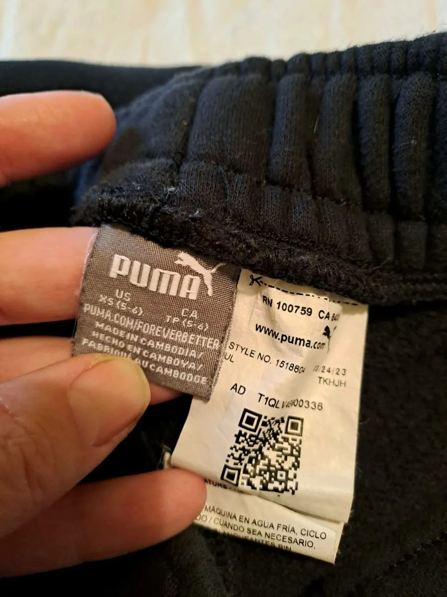 Puma tracksuit bottoms 5 to 6 y - Image 4