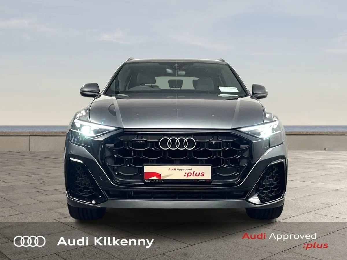 Audi Q8 SUV 55 Tfsi E Q S Line - Image 2