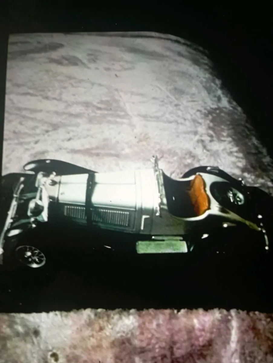 BbURAGO MERCEDES  BENZ SSK  1928  DIE CAST MODLE - Image 2