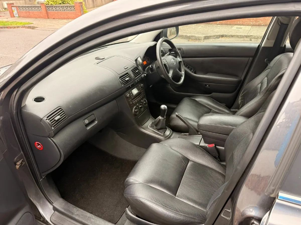 Toyota Avensis 2008 - Image 2