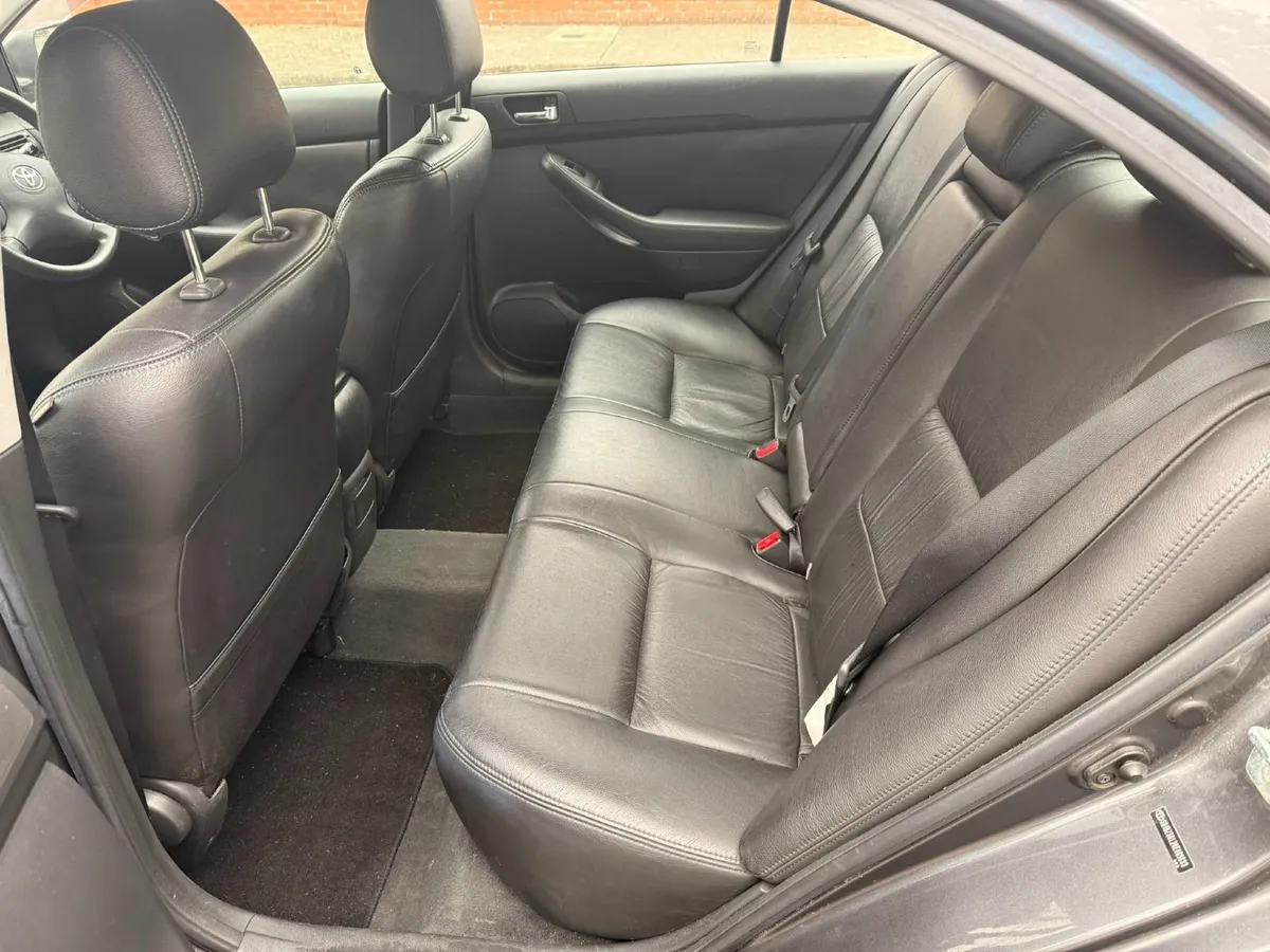 Toyota Avensis 2008 - Image 3