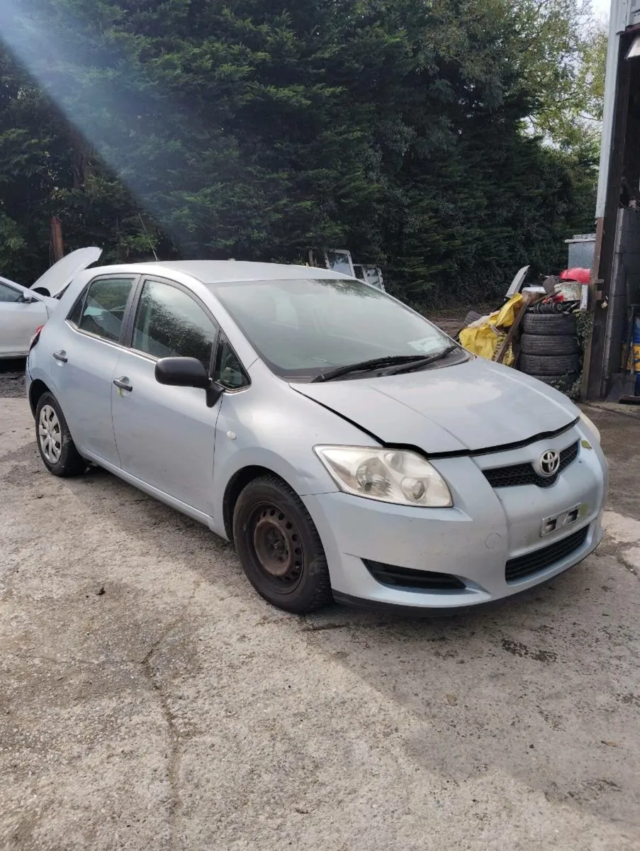 Breaking Toyota auris 2008 1.4 diesel - Image 1