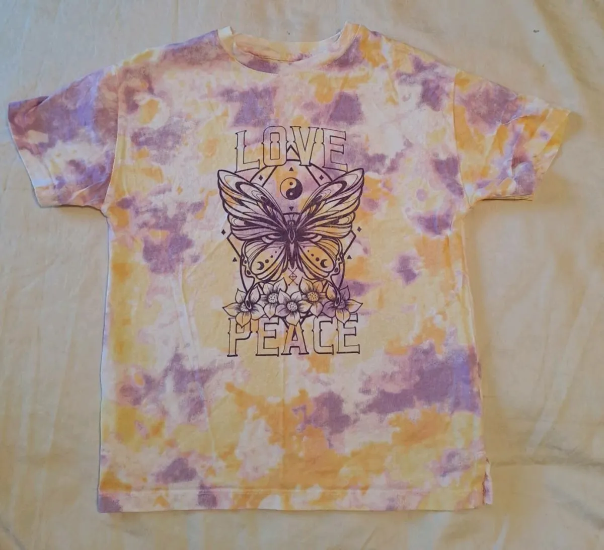 Dunnes Love Peace tee shirt 4 to 5 y - Image 1
