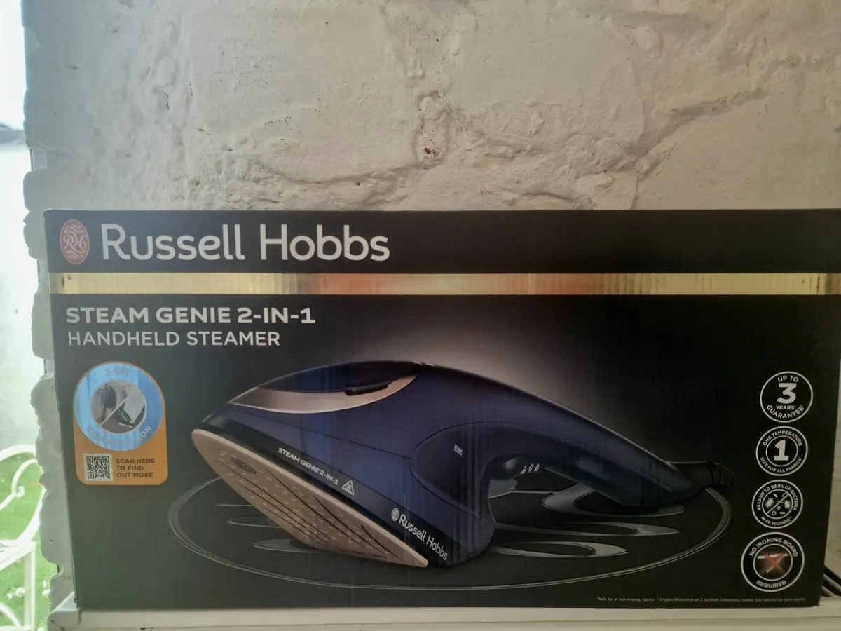 Russell Hobbs Steam Genie 2-in-1 Handheld Steamer - Image 1