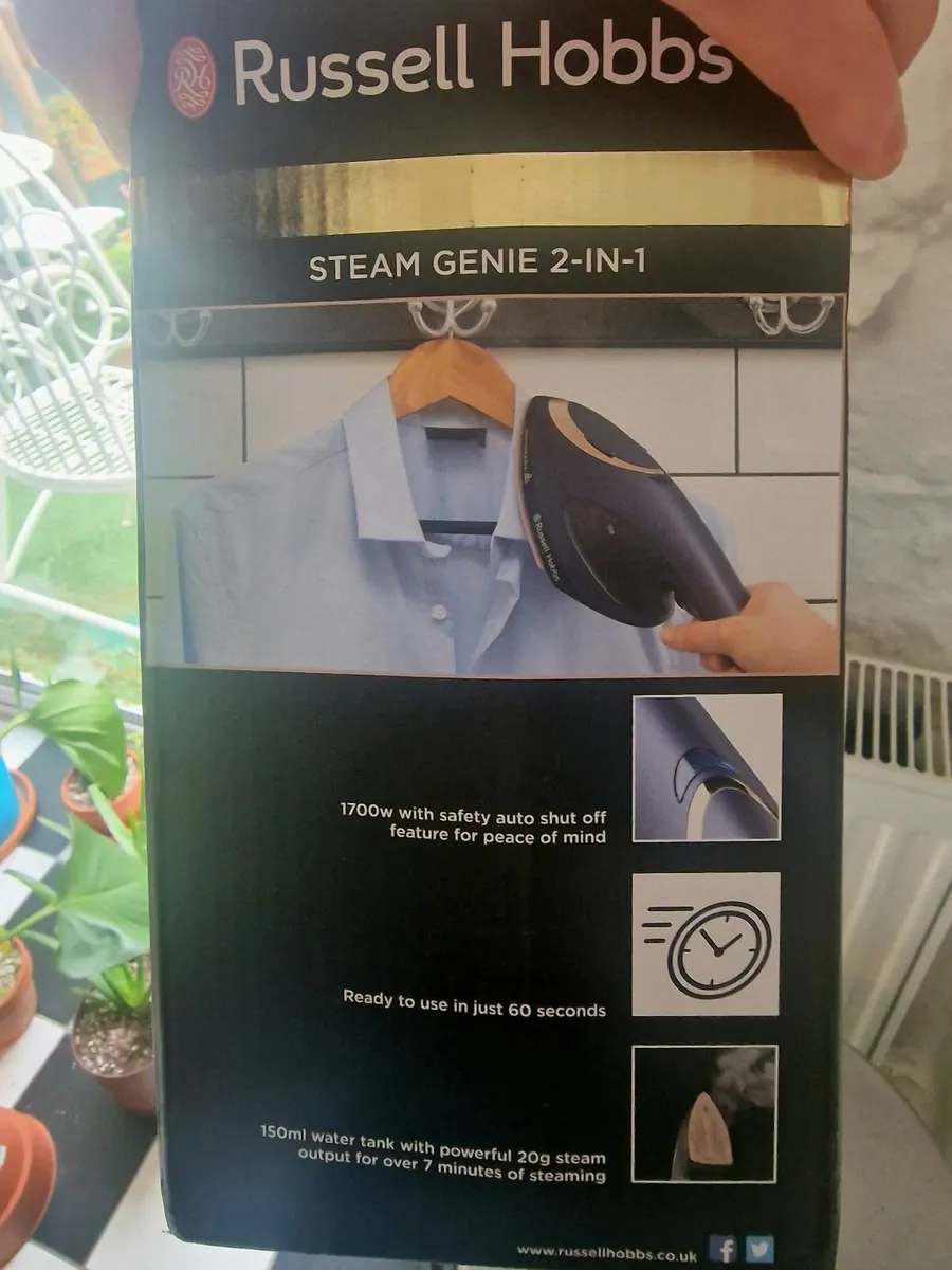 Russell Hobbs Steam Genie 2-in-1 Handheld Steamer - Image 4