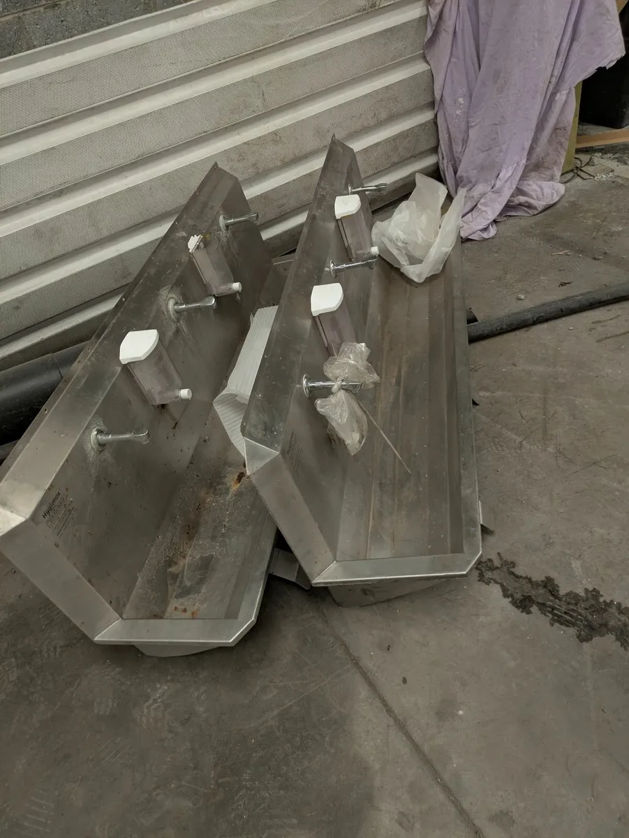 Hand washing station - Image 3