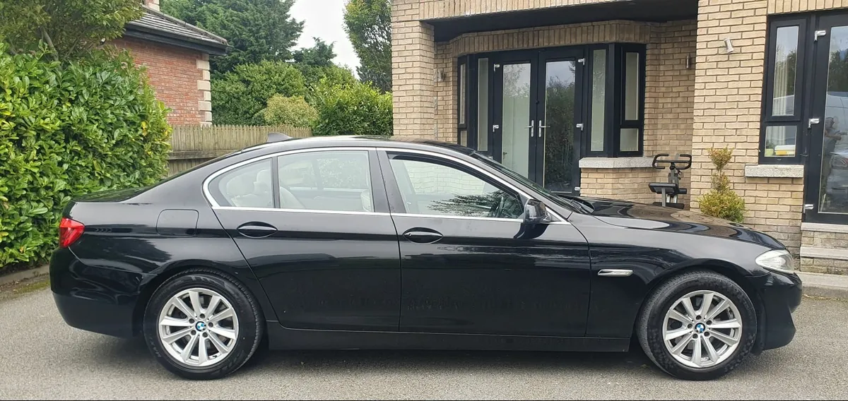 BMW 5-Series 2012 automatic - Image 3