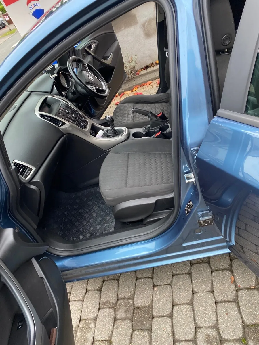 1.4 petrol Vauxhall Astra. Fresh Nct done - Image 4