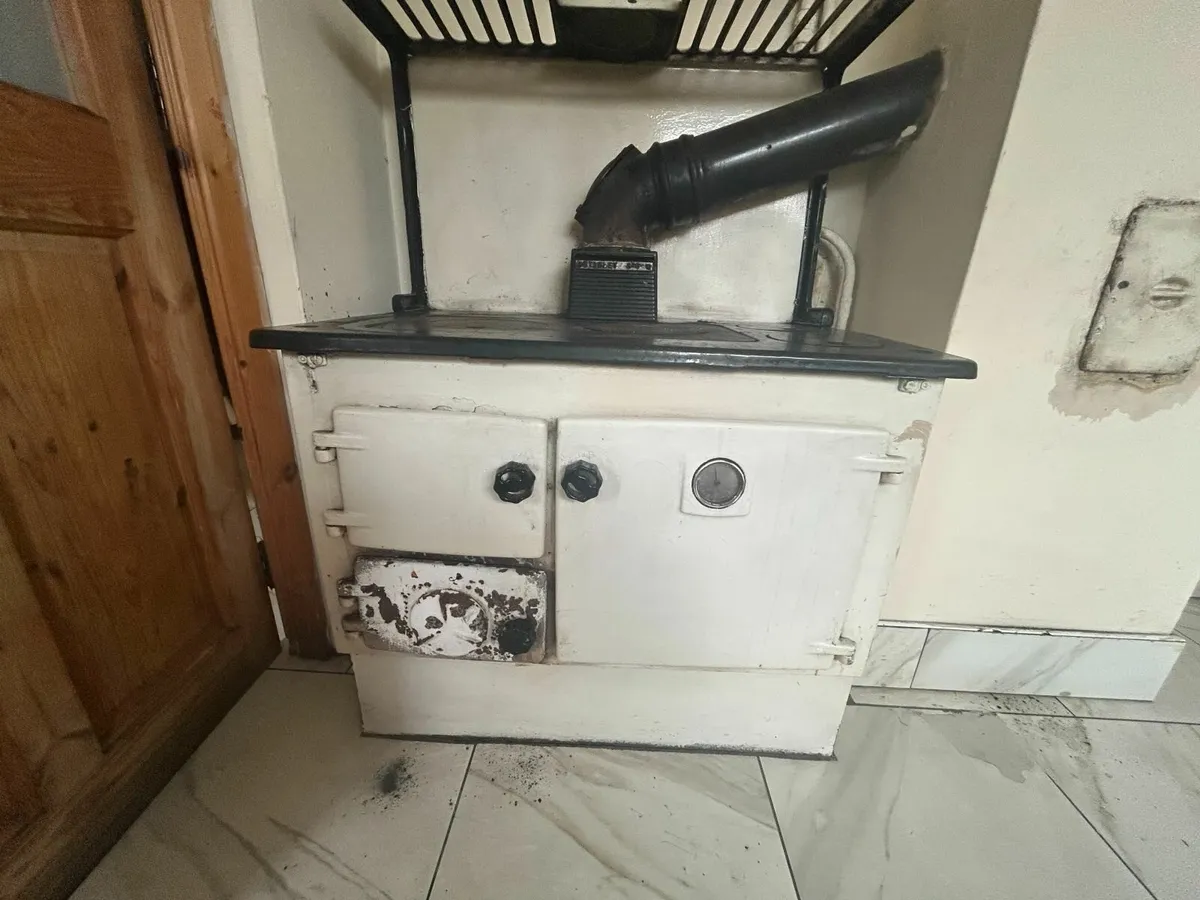 Range cooker - Image 1