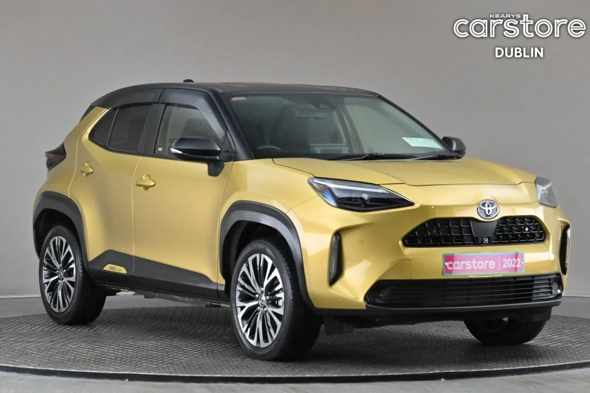 Toyota Yaris Cross 1.5 Hybrid  bi-tone Roof 360 P - Image 1