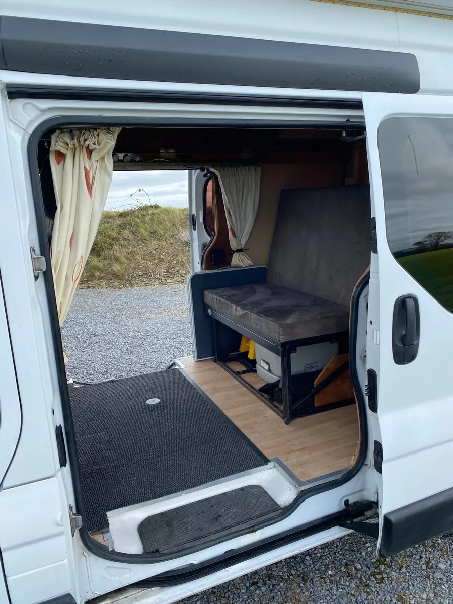 Camper van - Image 2