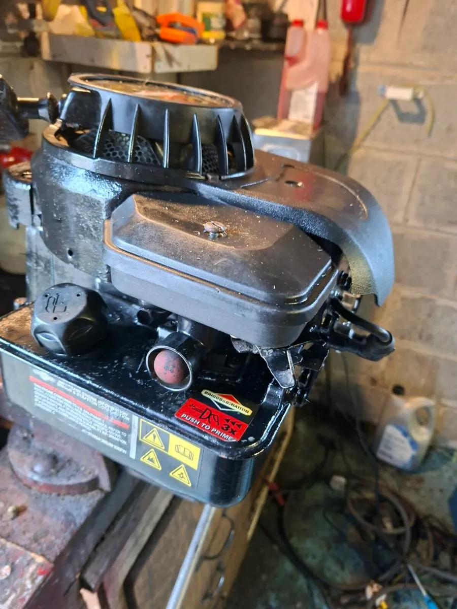 briggs and stratton  engine  4hp