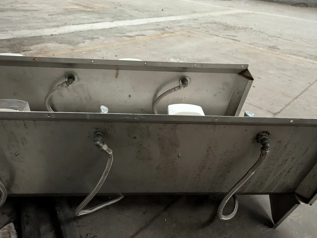 Hand washing station - Image 4