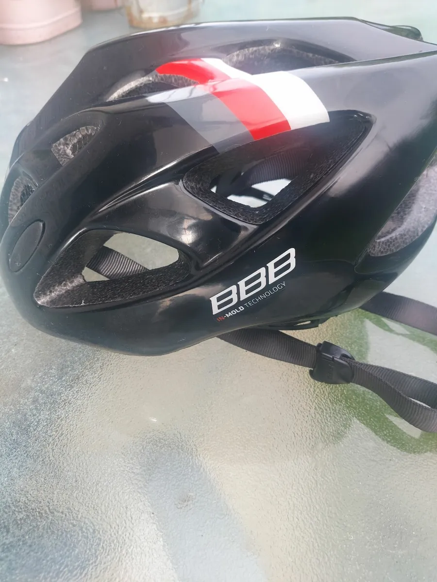 Cycling helmet - Image 1