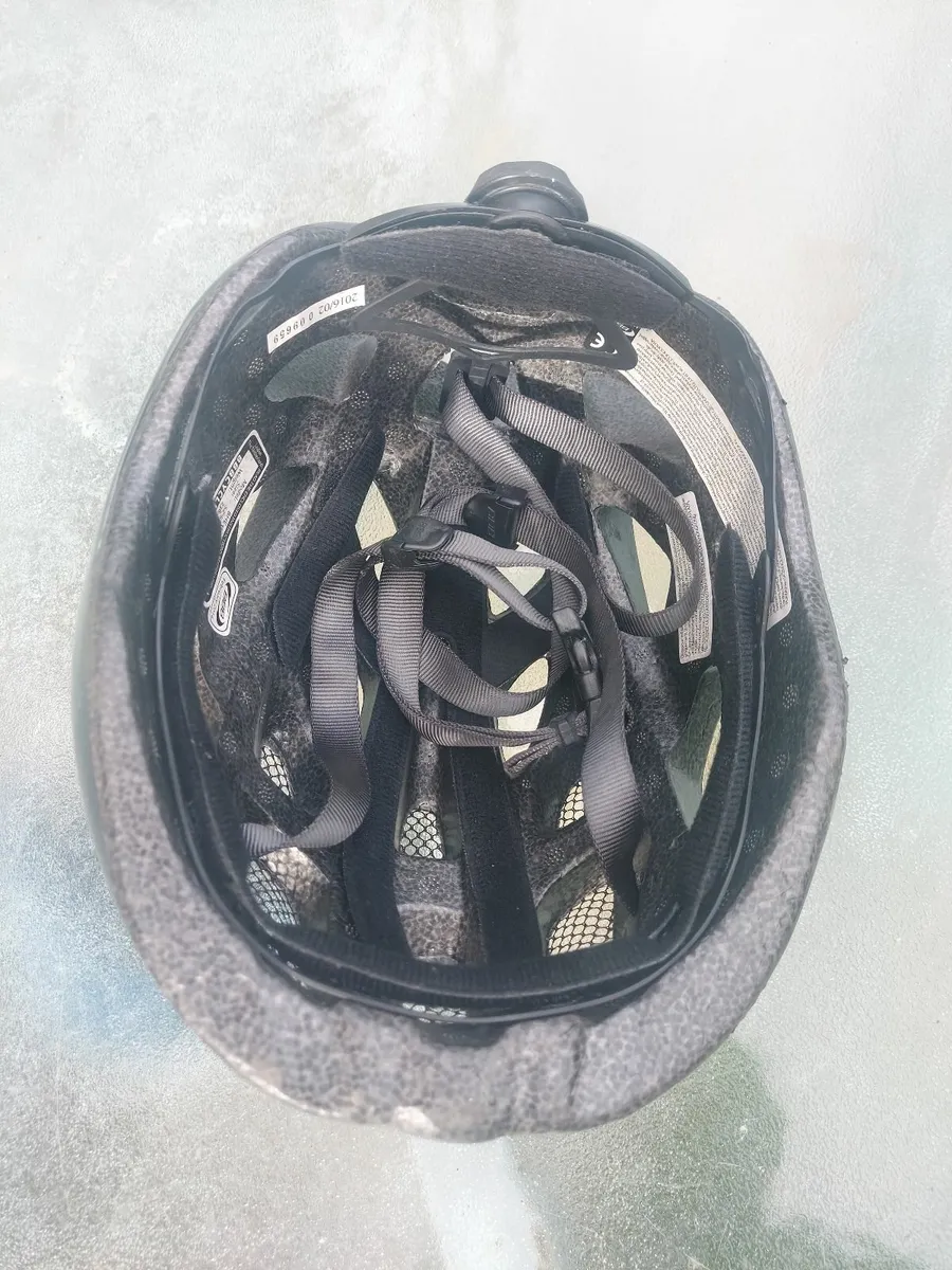 Cycling helmet - Image 4