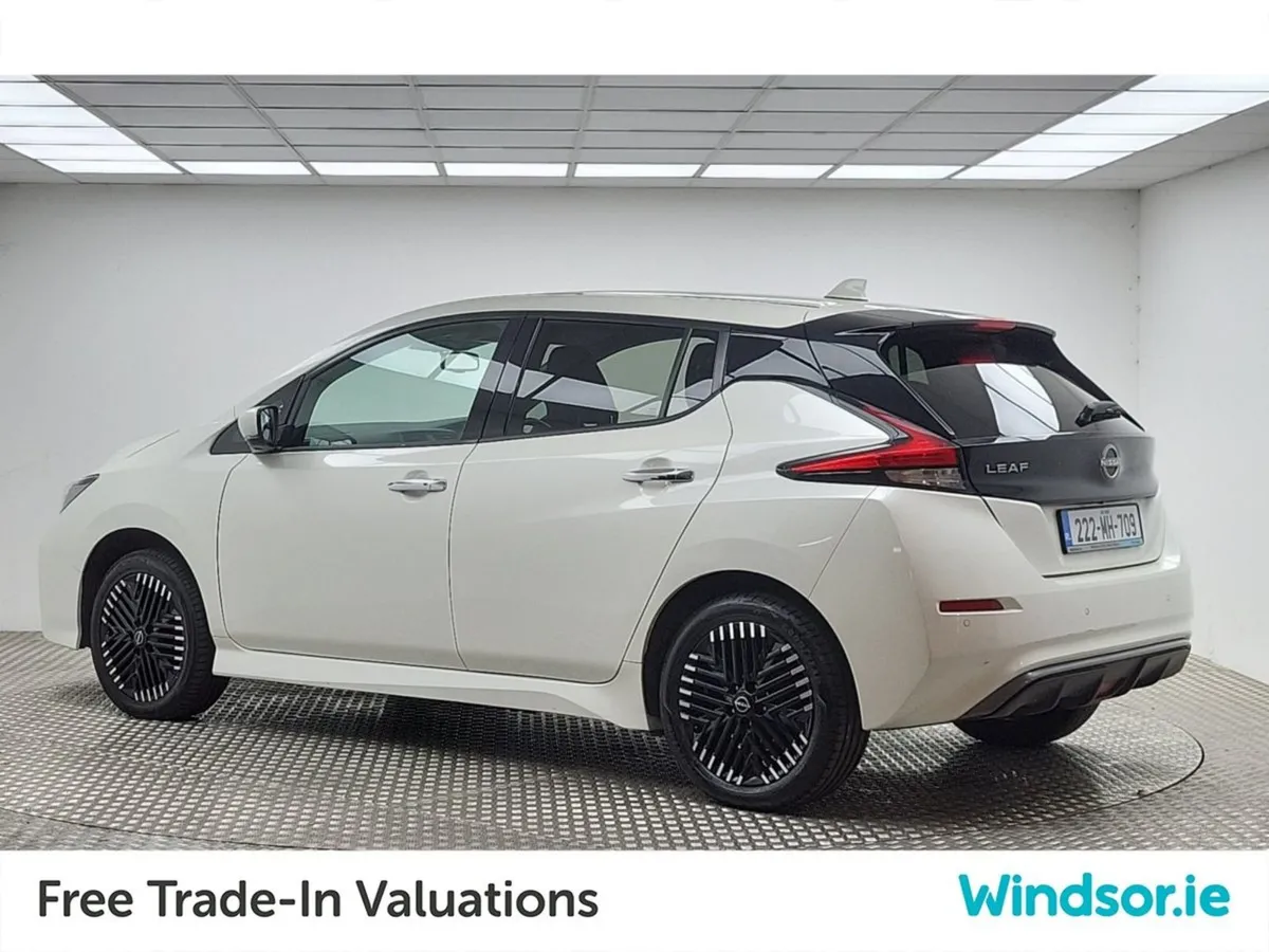 Nissan Leaf Leaf SV Premium 62 Kwh big Battery - Image 4