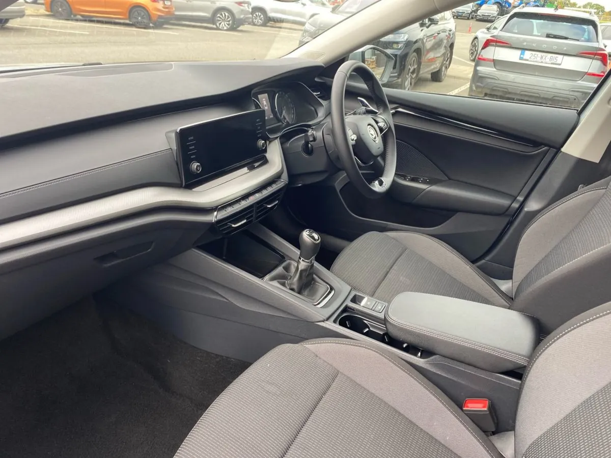 Skoda Octavia Octavia AMB 2.0tdi 115HP - Image 3