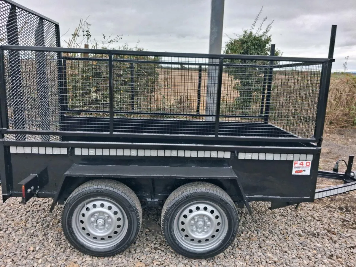 F40 8x4 2nd hand - Image 1