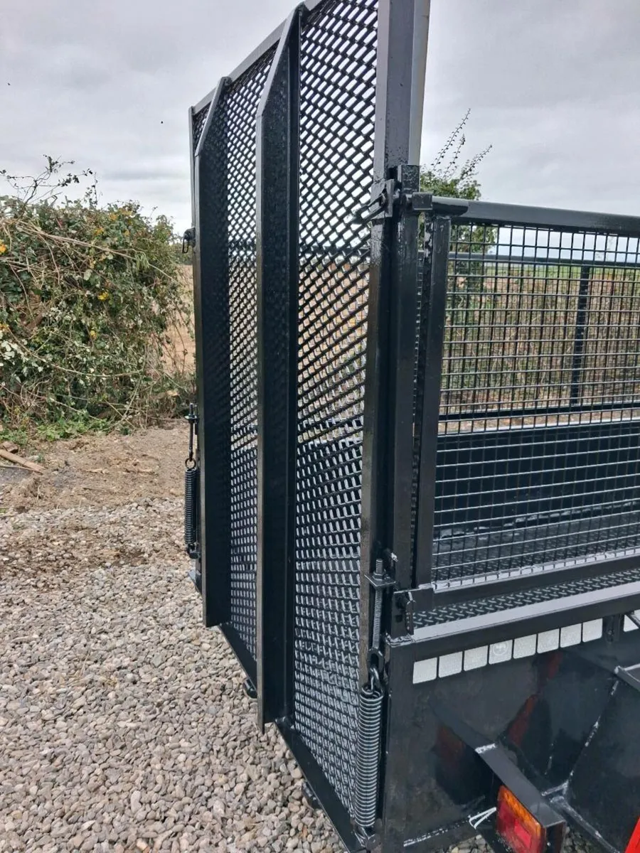 F40 8x4 2nd hand - Image 4