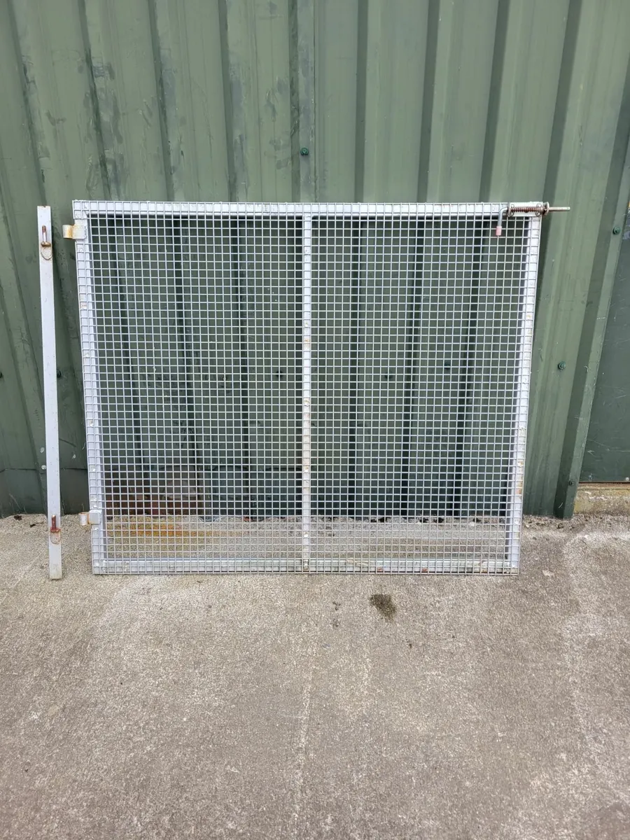 Gate - Image 1