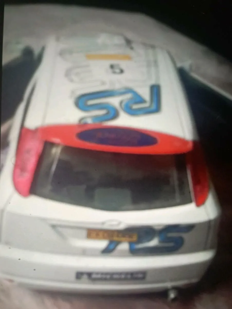 BbURAGO FORD FOCUS LARGE  1-24 SCALE DIE-CAST - Image 2